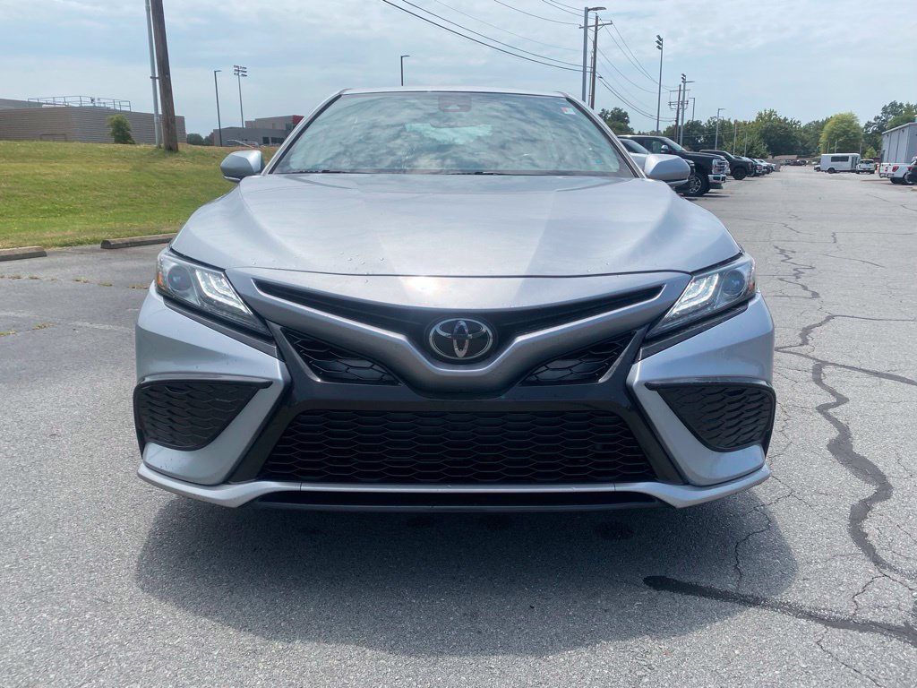 Used 2024 Toyota Camry XSE FWD image 2
