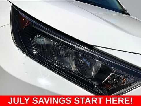 Used 2021 Toyota RAV4 LE AWD/4WD image 41