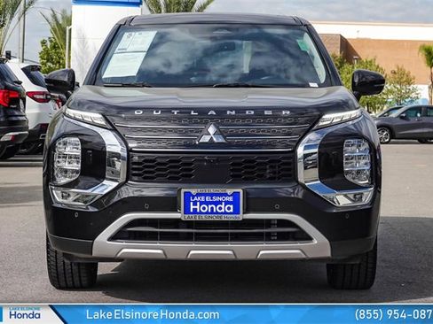 Used 2023 Mitsubishi Outlander SE image 3