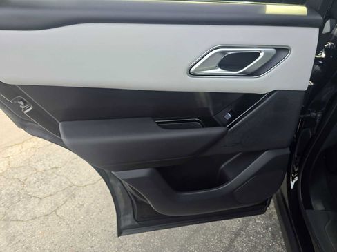 New 2026 Land Rover Range Rover Velar Dynamic SE image 19