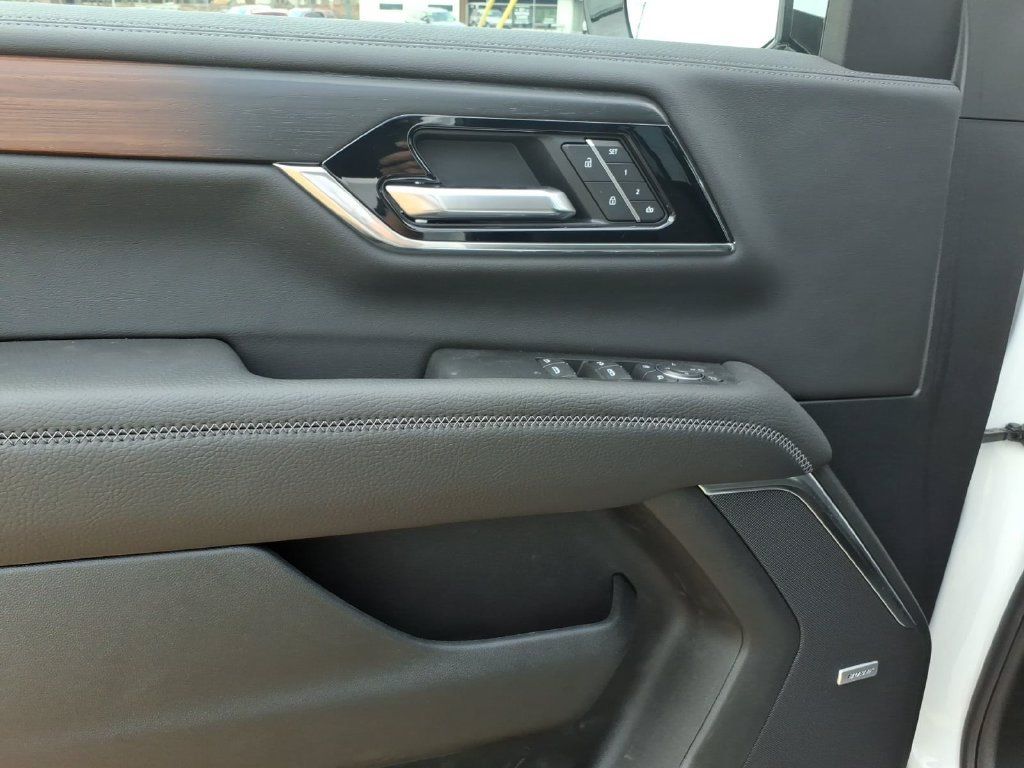 New 2026 GMC Yukon XL Denali w/ Advanced Technology Package AWD/4WD image 13