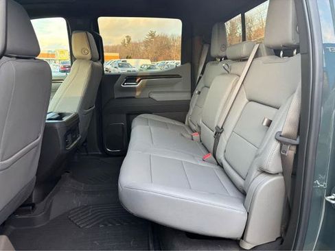 Used 2025 Chevrolet Silverado 1500 LT Trail Boss AWD/4WD image 23