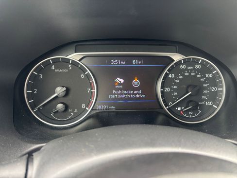 Used 2025 Nissan Altima 2.5 SV FWD image 41