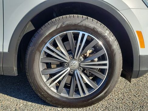 Used 2018 Volkswagen Tiguan SEL image 6