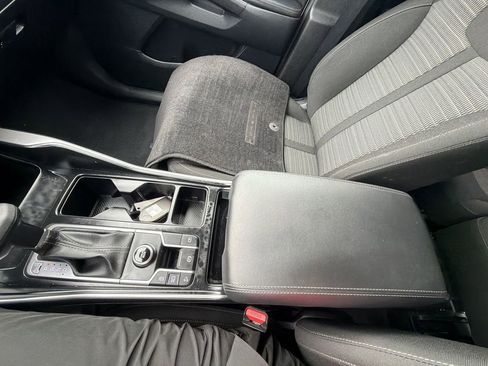Used 2024 Kia Sorento LX FWD image 26