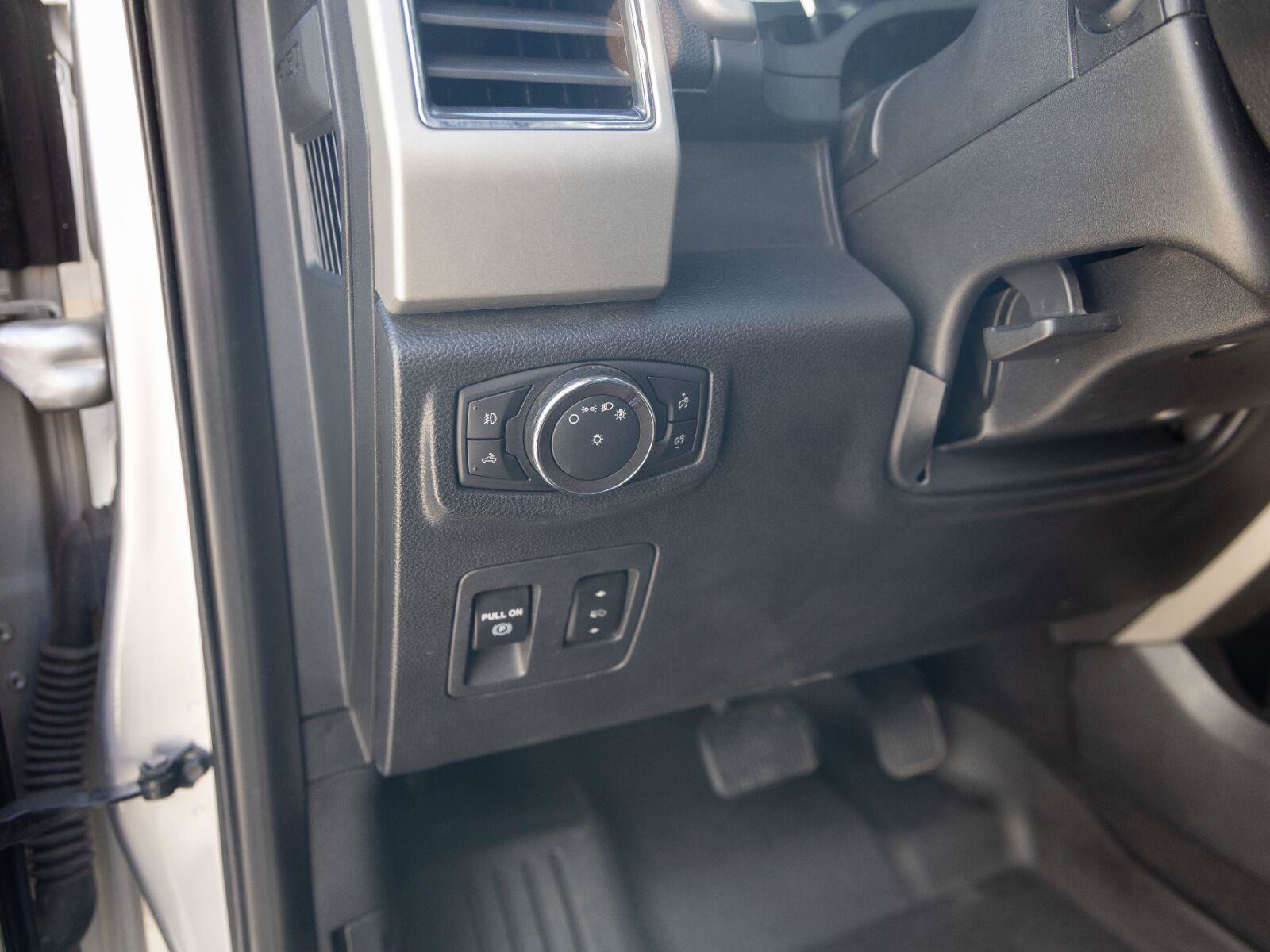 Used 2019 Ford F150 Lariat AWD/4WD image 21