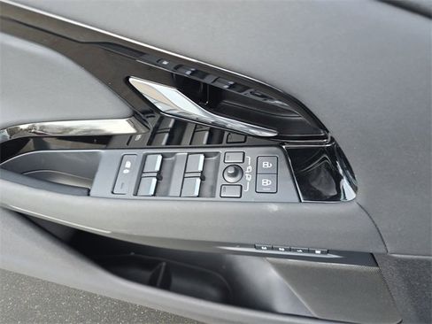 Used 2024 Land Rover Range Rover Evoque Dynamic SE image 30