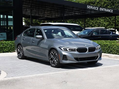Used 2026 BMW 330i xDrive Sedan AWD/4WD image 2