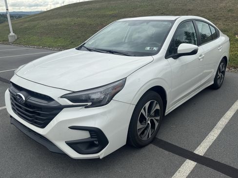 Used 2025 Subaru Legacy Premium AWD/4WD image 3