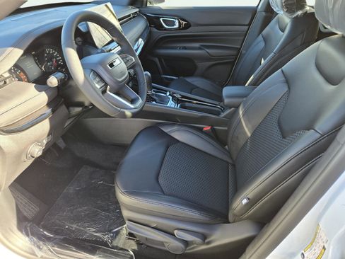 New 2026 Jeep Compass Latitude image 10