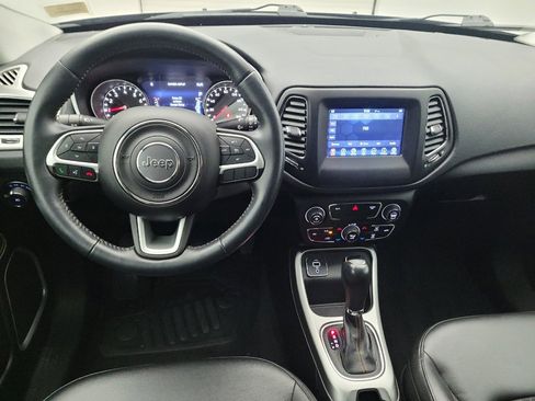 Used 2018 Jeep Compass Latitude w/ Popular Equipment Group FWD image 22