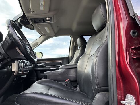 Used 2017 RAM 1500 Laramie image 11