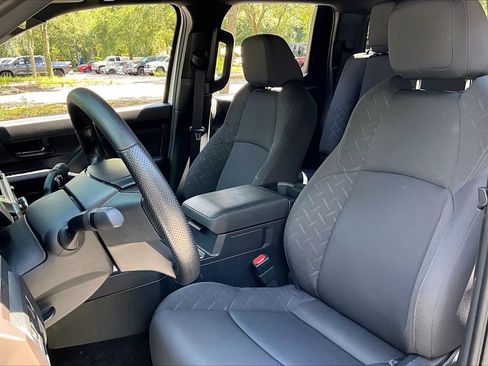 Used 2024 Toyota Tacoma SR5 AWD/4WD image 18