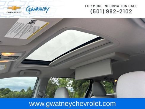 Used 2015 Toyota Sienna XLE Premium FWD image 22