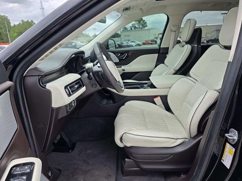 Certified 2023 Lincoln Aviator Black Label w/ Class IV Trailer Tow Package image 9