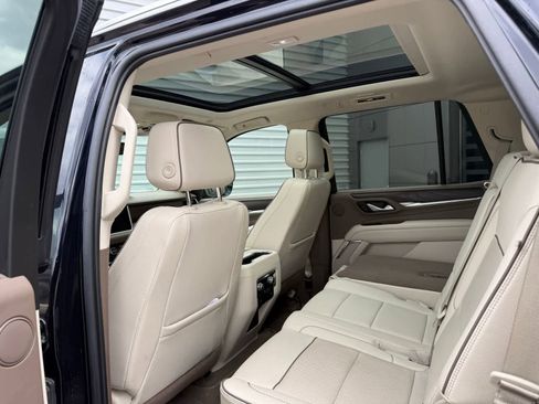 Used 2022 GMC Yukon Denali AWD/4WD image 11