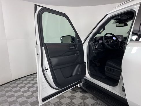New 2026 Nissan Armada SL w/ Captain's Chari Seat Package RWD image 17