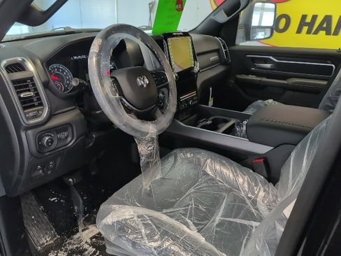 New 2026 RAM 1500 4x4 Crew Cab image 8