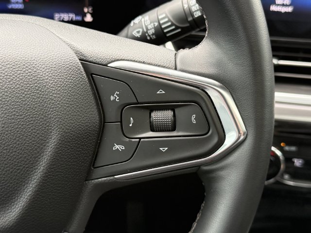 Used 2024 Chevrolet Trax ACTIV w/ Sunroof Package FWD image 20