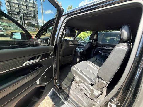 Used 2024 Jeep Wagoneer L Series II w/ Flexible Seating Group AWD/4WD image 10