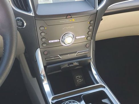 Used 2020 Ford Edge Titanium AWD/4WD image 21