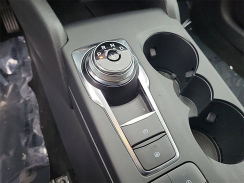 Used 2020 Ford Escape SE image 28