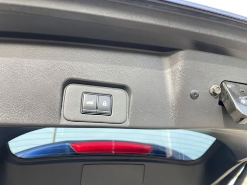 Used 2025 Nissan Rogue SV image 23