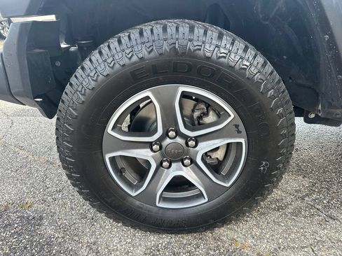 Used 2020 Jeep Wrangler Sport AWD/4WD image 33
