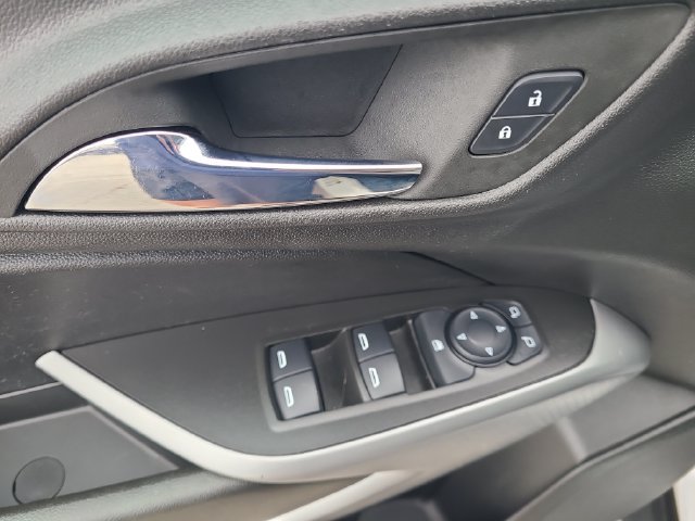 Used 2024 Chevrolet Trax LS w/ Driver Confidence Package FWD image 18