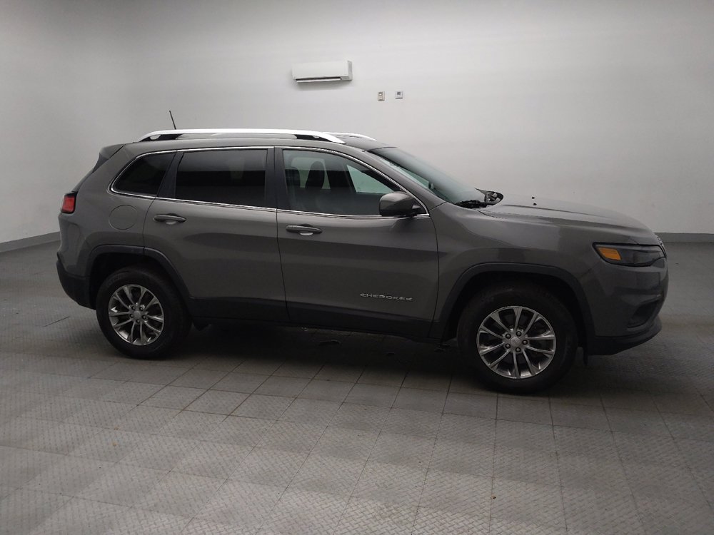 Used 2019 Jeep Cherokee Latitude Plus w/ Cold Weather Group AWD/4WD image 11