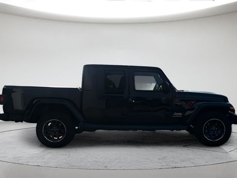 Used 2022 Jeep Gladiator Overland w/ Cold Weather Group AWD/4WD image 3
