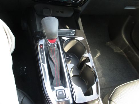 New 2026 Chevrolet Trax RS w/ Sunroof Package image 25