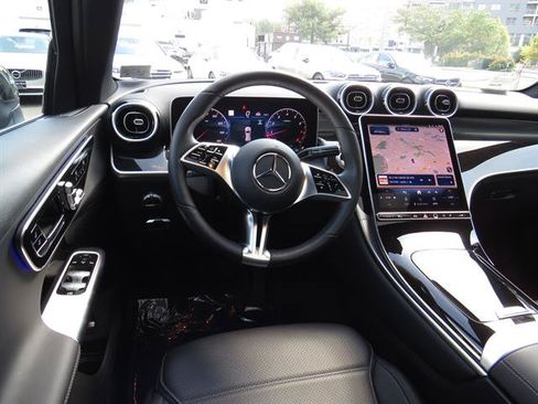 Used 2026 Mercedes-Benz GLC 300 4MATIC image 10