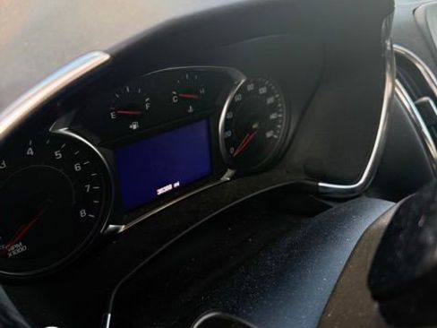 Used 2022 Chevrolet Equinox LT image 11