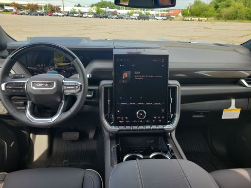 New 2026 GMC Yukon XL Elevation AWD/4WD image 3
