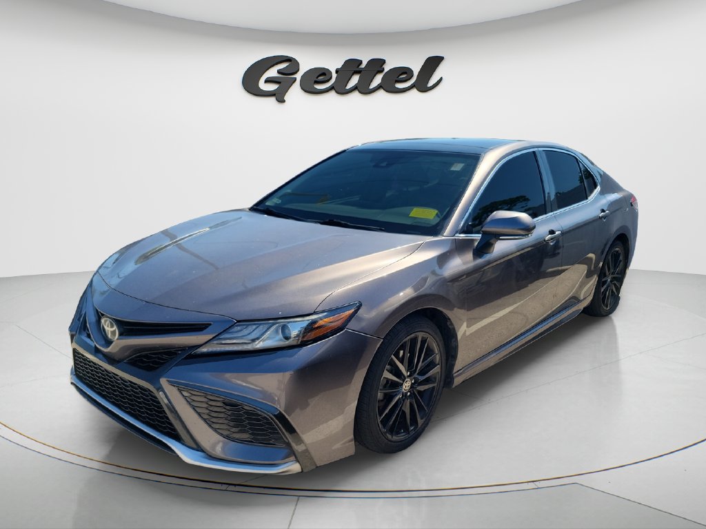 Used 2022 Toyota Camry XSE w/ Navigation Package FWD image 1