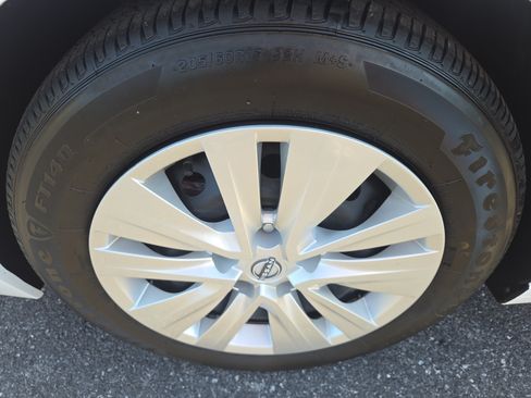 Used 2024 Nissan Sentra S FWD image 12