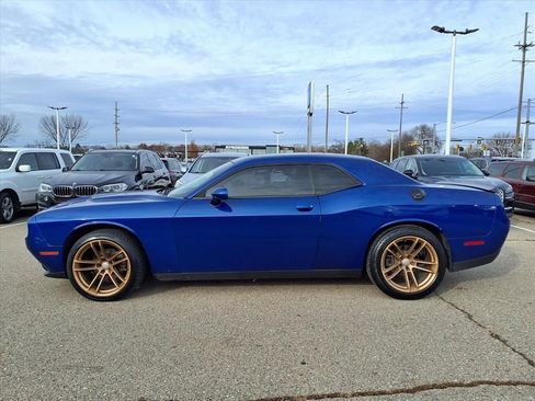 Used 2020 Dodge Challenger SXT w/ Blacktop Package image 7