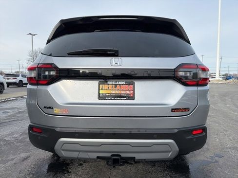 Used 2025 Honda Pilot TrailSport image 6