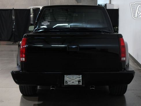 Used 1990 Chevrolet Silverado 1500 2WD Regular Cab image 21