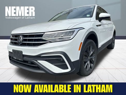 Certified 2022 Volkswagen Tiguan SE AWD/4WD image 1