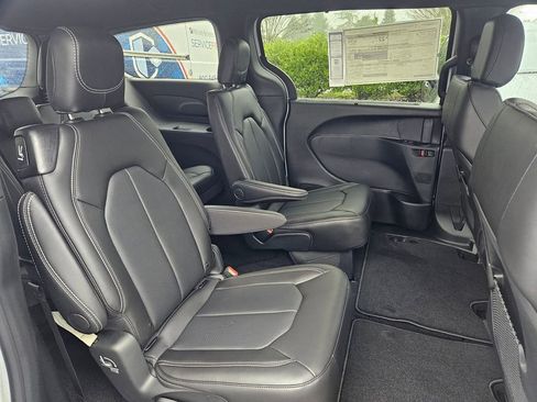 New 2026 Chrysler Voyager LX image 35