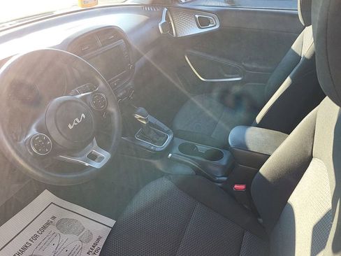 Used 2022 Kia Soul LX w/ Technology Package image 3