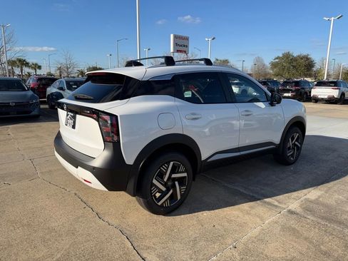 New 2026 Nissan Kicks SV w/ SV Premium Package FWD image 5