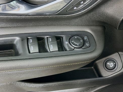 Used 2021 GMC Terrain SLT image 23