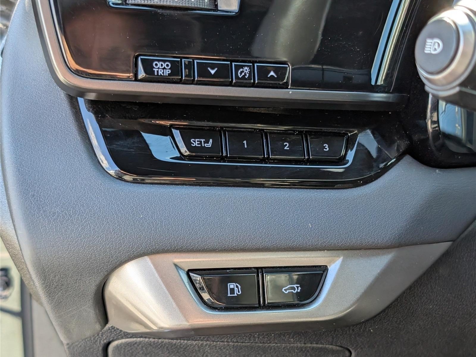 Used 2025 Lexus RX 350h w/ Accessory Package AWD/4WD image 21