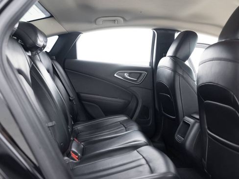 Used 2017 Chrysler 200 Limited Platinum FWD image 29