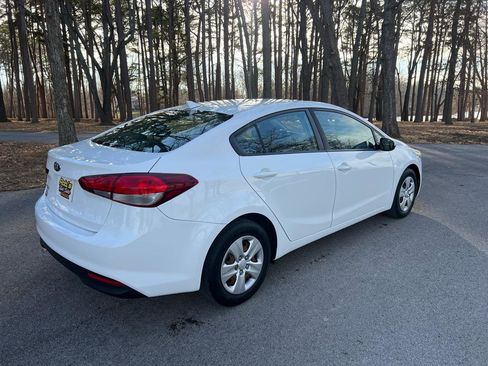 Used 2018 Kia Forte LX FWD image 6