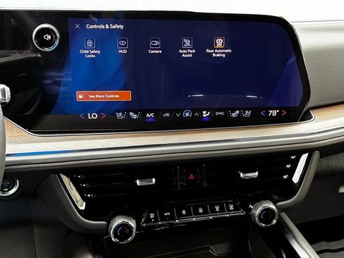 New 2026 Chevrolet Suburban High Country AWD/4WD image 18