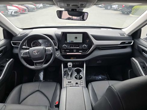 Used 2026 Toyota Highlander XLE AWD/4WD image 22